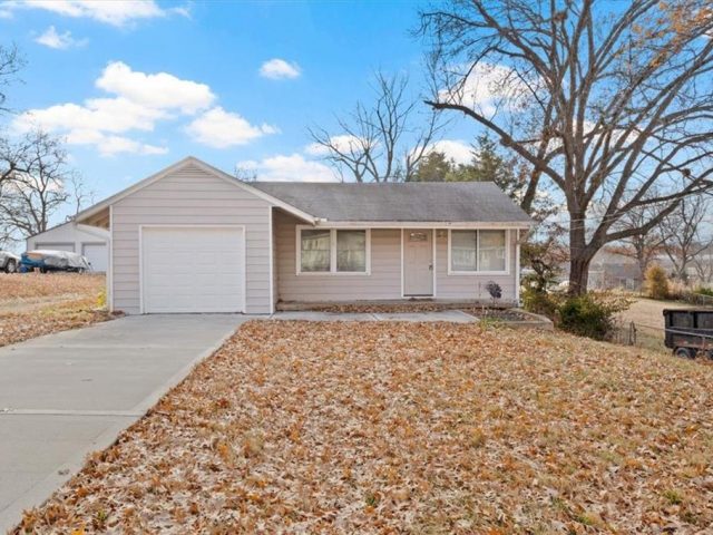 Homes for Sale in Kansas City, MO 64119 | 225 E Whittier Street