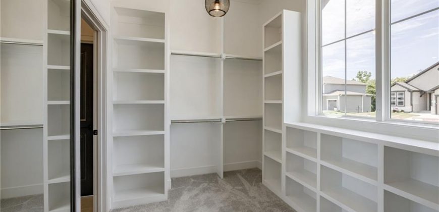 Homes for Sale in Parkville, MO 64152 | 13504  Terrace Park Drive