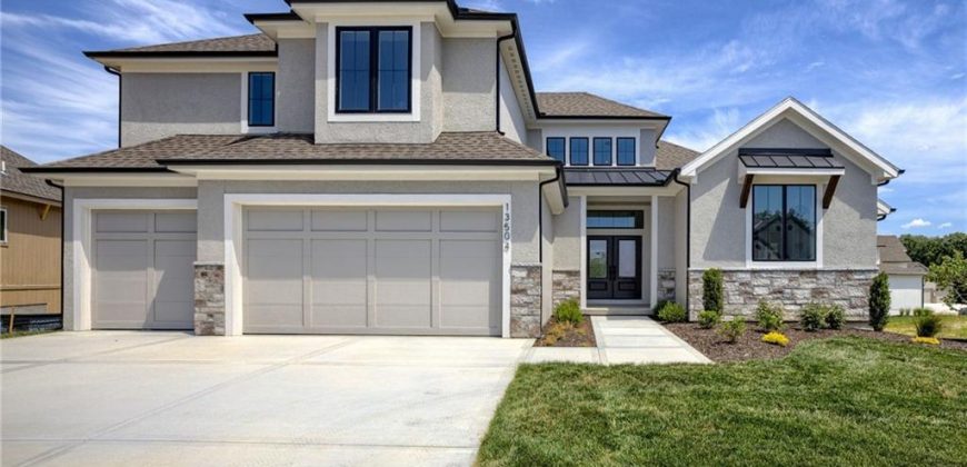 Homes for Sale in Parkville, MO 64152 | 13504  Terrace Park Drive