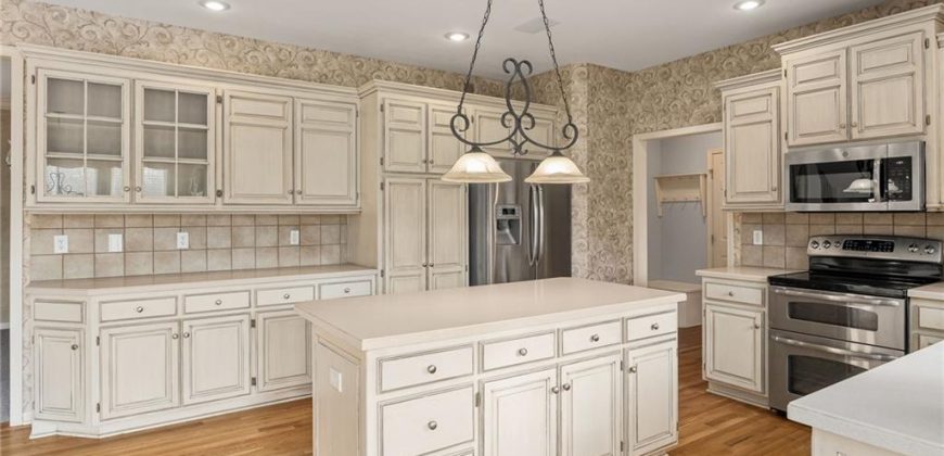 Homes for Sale in Kansas City, MO 64154 | 5619 NW 108TH Terrace