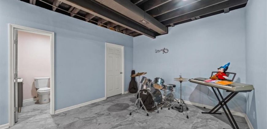 Homes for Sale in Kansas City, MO 64154 | 5700 NW 92nd Terrace