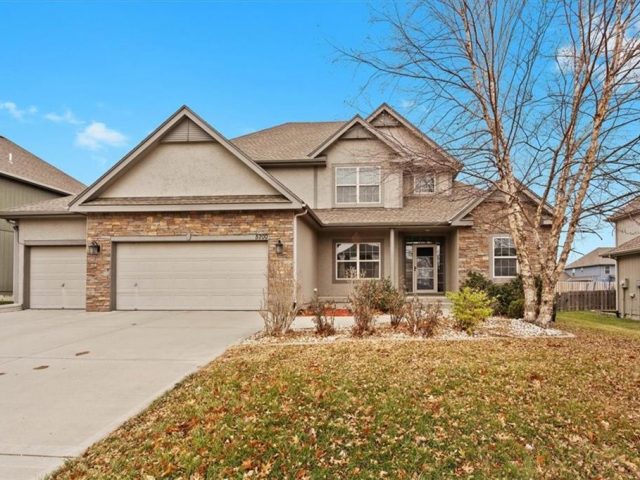 Homes for Sale in Kansas City, MO 64154 | 5700 NW 92nd Terrace