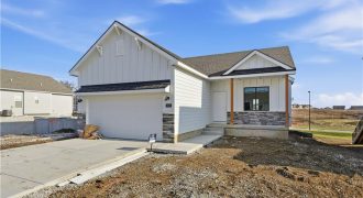 Homes for Sale in Kansas City, MO 64154 | 9637 N Colrain Avenue