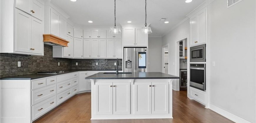 Homes for Sale in Parkville, MO 64152 | 13785 NW 71st Street