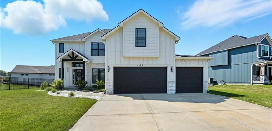 Homes for Sale in Parkville, MO 64152 | 13785 NW 71st Street