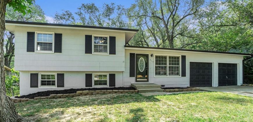 Homes for Sale in Liberty, MO 64068 | 215  Grant Street