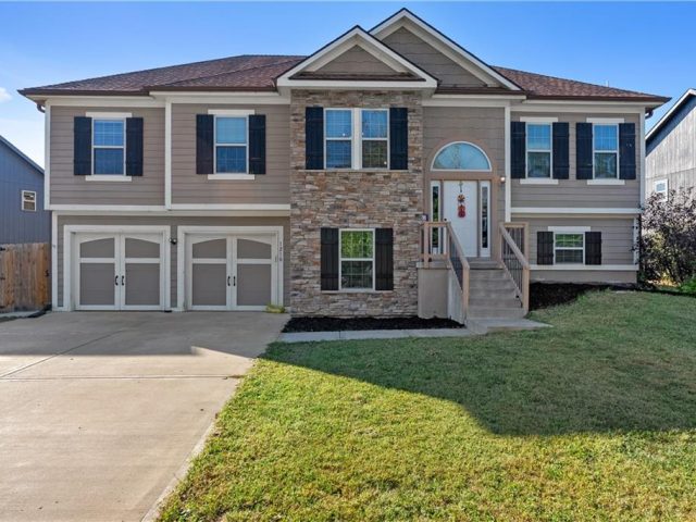 Homes for Sale in Kearney, MO 64060 | 1210 E 15 Street