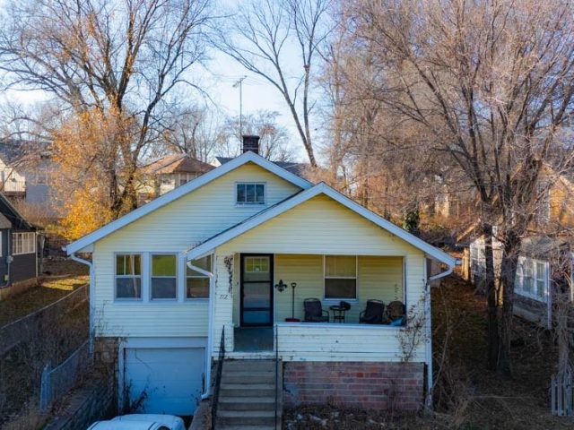 Homes for Sale in Excelsior Springs, MO 64024 | 712  St Louis Avenue