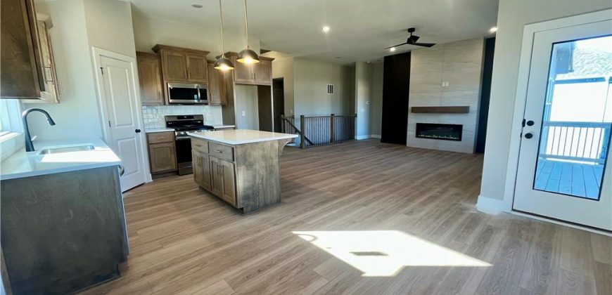 Homes for Sale in Kansas City, MO 64155 | 912 NW 94 Terrace