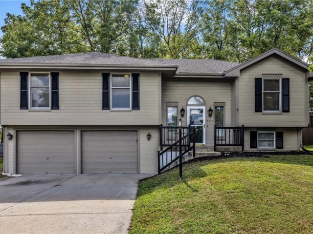 Homes for Sale in Kansas City, MO 64151 | 4235 NW 78th Street