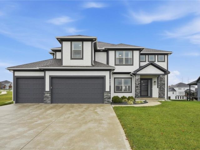 Homes for Sale in Kansas City, MO 64156 | 8800 N LISTER Court