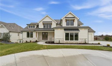 Homes for Sale in Kansas City, MO 64155 | 2304 NE Shoal Creek Parkway