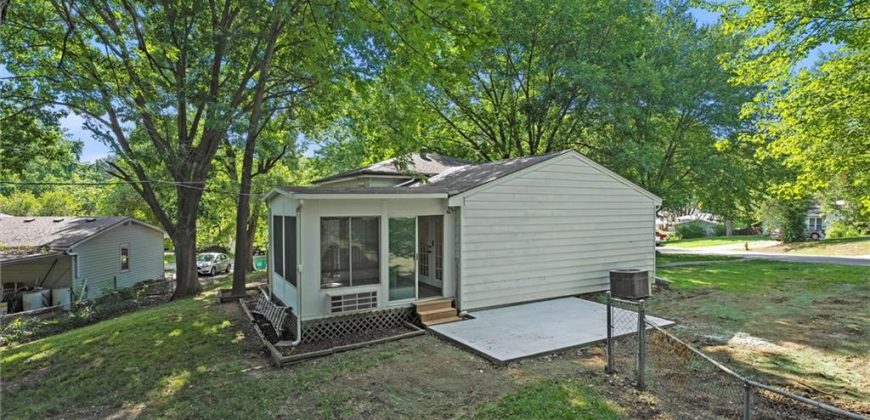 Homes for Sale in Gladstone, MO 64118 | 1601 NE 62nd Terrace