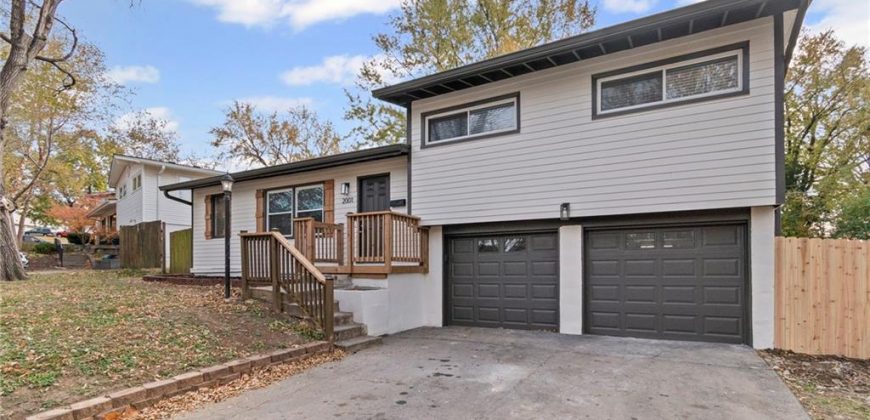 Homes for Sale in Gladstone, MO 64118 | 2001 NE 62ND Street