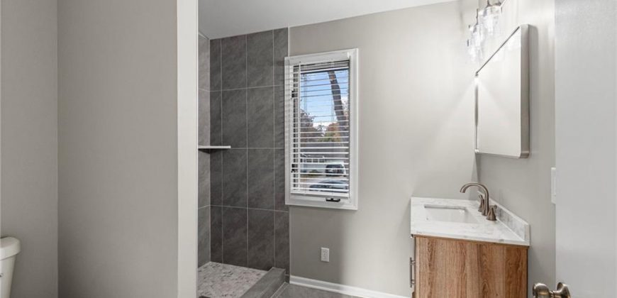 Homes for Sale in Gladstone, MO 64118 | 2001 NE 62ND Street