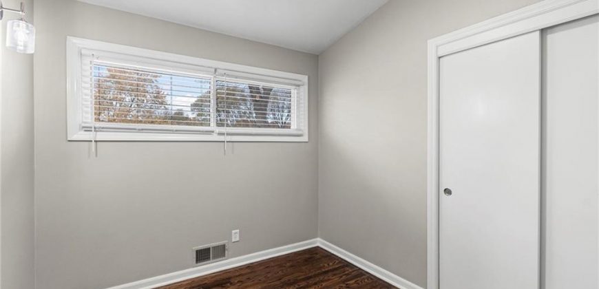 Homes for Sale in Gladstone, MO 64118 | 2001 NE 62ND Street