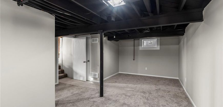 Homes for Sale in Gladstone, MO 64118 | 2001 NE 62ND Street