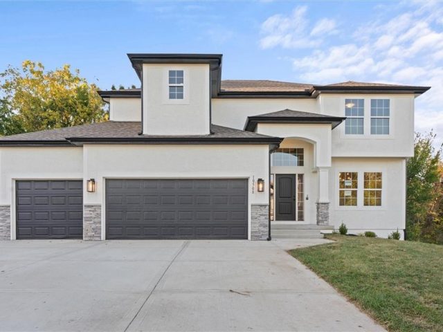 Homes for Sale in Kansas City, MO 64157 | 9916 N Manning Avenue