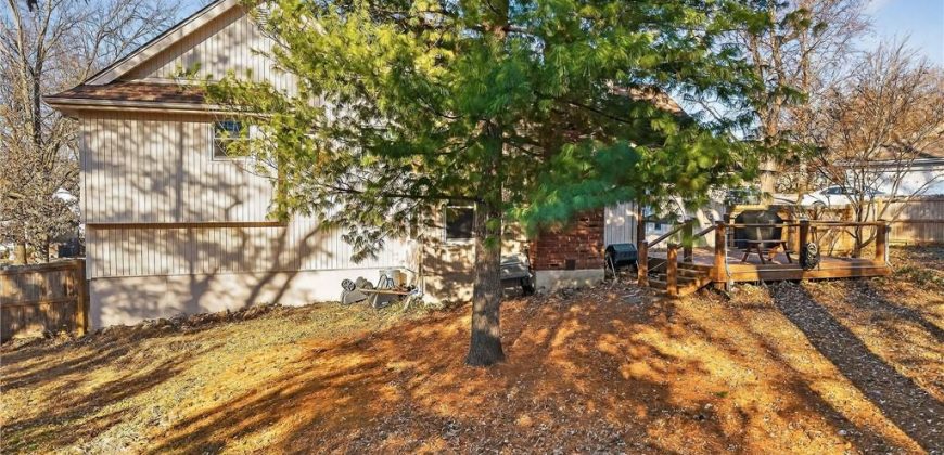 Homes for Sale in Kansas City, MO 64151 | 7407 N Granby Avenue