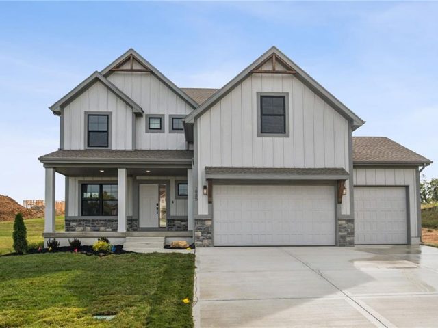 Homes for Sale in Liberty, MO 64068 | 1985  Longview Drive