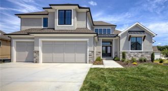 Homes for Sale in Parkville, MO 64152 | 13504  Terrace Park Drive