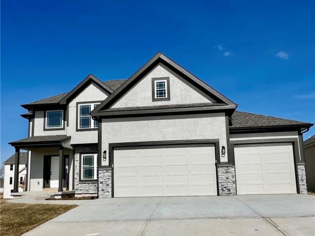 Homes for Sale in Liberty, MO 64068 | 1929  Longview Drive