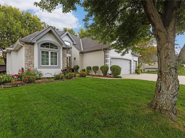 Homes for Sale in Kansas City, MO 64155 | 1500 NE 92nd Terrace