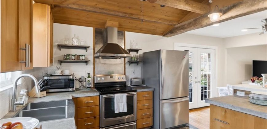 Homes for Sale in Kansas City, MO 64152 | 8116 NW Hampton Road