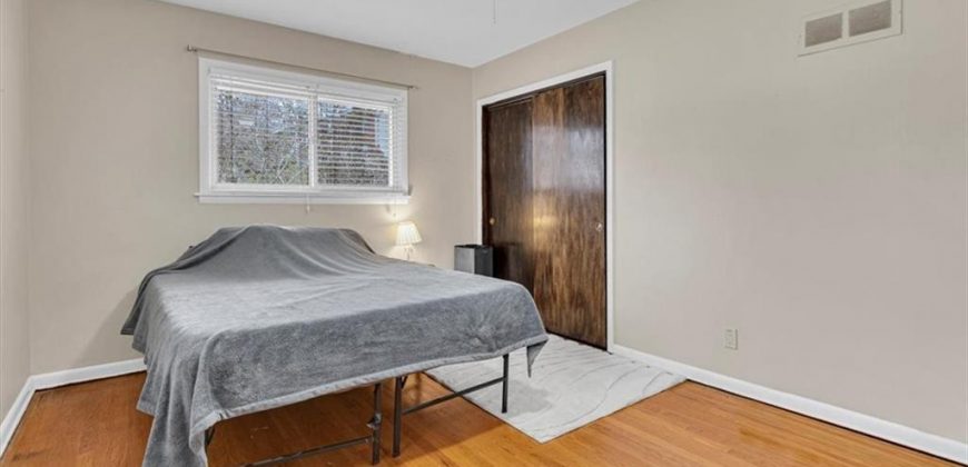 Homes for Sale in Kansas City, MO 64118 | 409 NW 58th Street