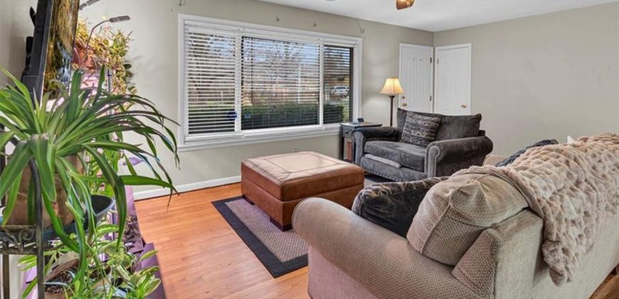 Homes for Sale in Kansas City, MO 64118 | 409 NW 58th Street