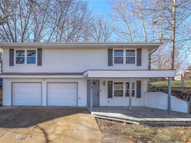 Homes for Sale in Liberty, MO 64068 | 2218  LIBERTY LANDING Road