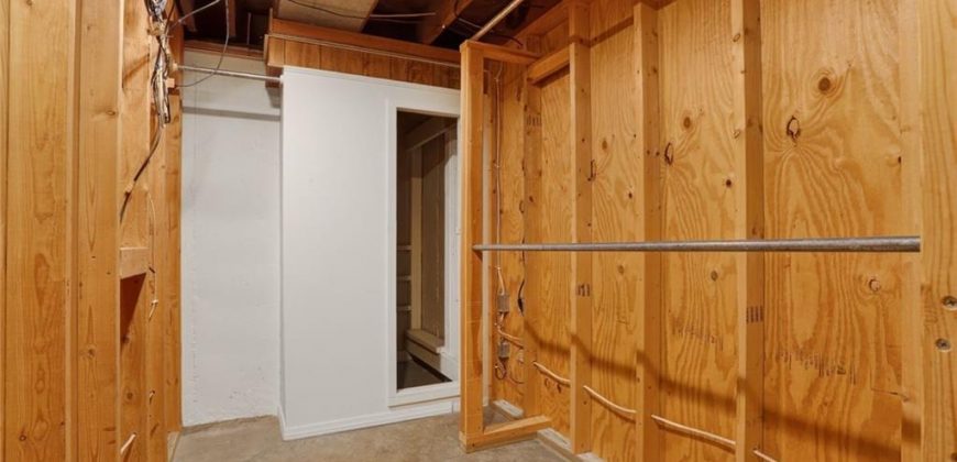 Homes for Sale in Gladstone, MO 64118 | 6703 N Forest Avenue