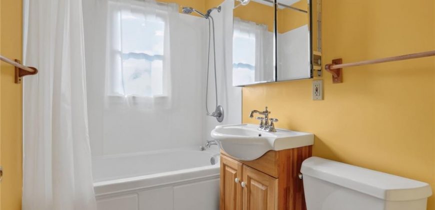 Homes for Sale in Gladstone, MO 64118 | 6703 N Forest Avenue