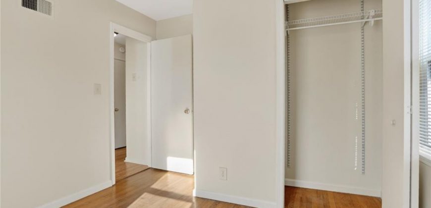 Homes for Sale in Gladstone, MO 64118 | 6703 N Forest Avenue