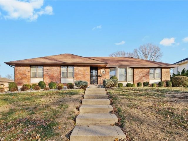 Homes for Sale in Kansas City, MO 64118 | 6805 N Wayne Avenue