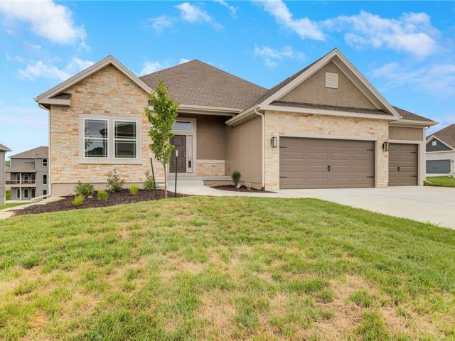 Homes for Sale in Kansas City, MO 64156 | 7001 NE 103rd Street