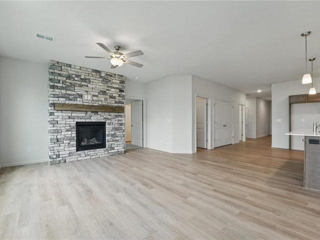 Homes for Sale in Kansas City, MO 64154 | 3028 NW 95th Terrace