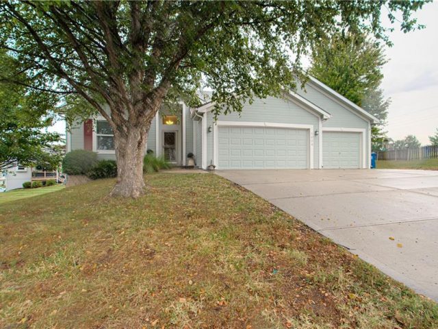 Homes for Sale in Liberty, MO 64068 | 1004  Hackberry Court