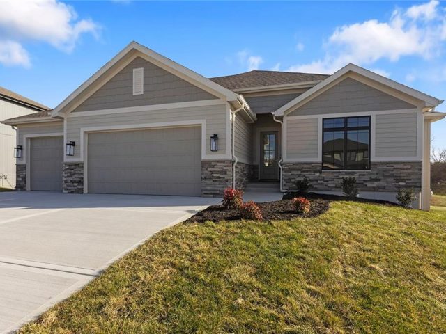 Homes for Sale in Kearney, MO 64060 | 13541 NE 114th Place