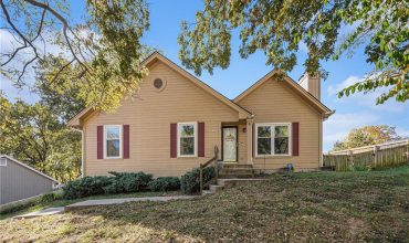 Homes for Sale in Kansas City, MO 64116 | 3542 NE Rock Creek Drive