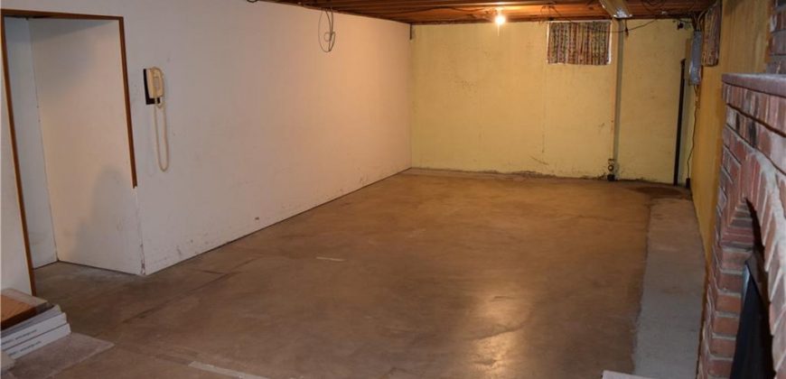 Homes for Sale in Gladstone, MO 64118 | 1612 NE Rosewood Drive