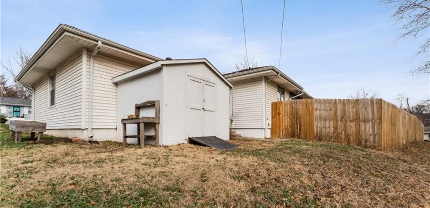 Homes for Sale in Kansas City, MO 64117 | 3225 NE 47th Street