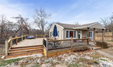 Homes for Sale in Kansas City, MO 64151 | 5812 NW PARKDALE Circle