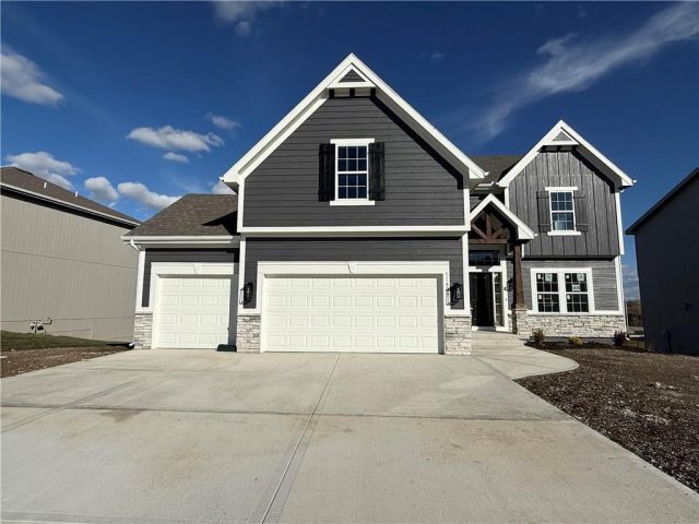 Homes for Sale in Kansas City, MO 64156 | 11803 N Bellaire Avenue