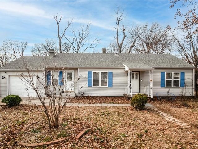 Homes for Sale in Kansas City, MO 64119 | 4928 N Topping Avenue