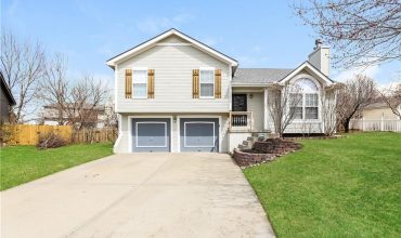 Homes for Sale in Kansas City, MO 64157 | 8424 NE 107th Court