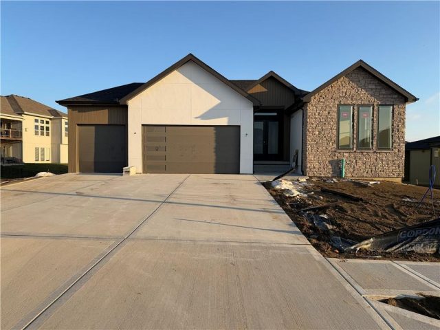 Homes for Sale in Kansas City, MO 64153 | 8203 NW 89th Terrace