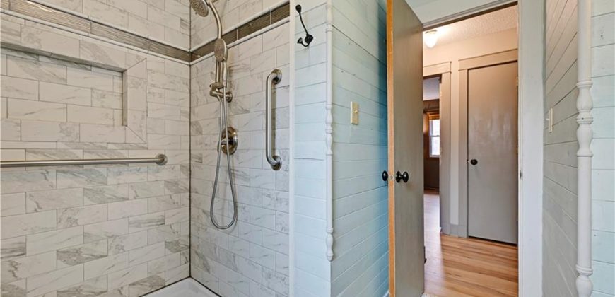 Homes for Sale in Kansas City, MO 64118 | 1406 NE 52nd Terrace