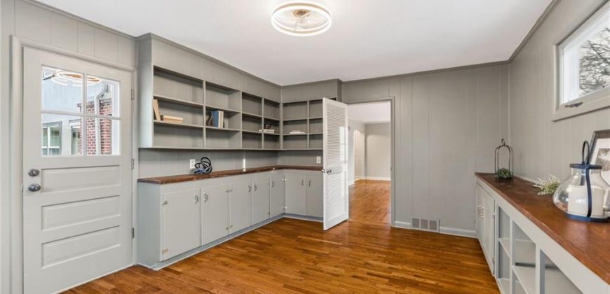 Homes for Sale in Kansas City, MO 64118 | 900 NE Barnes Avenue