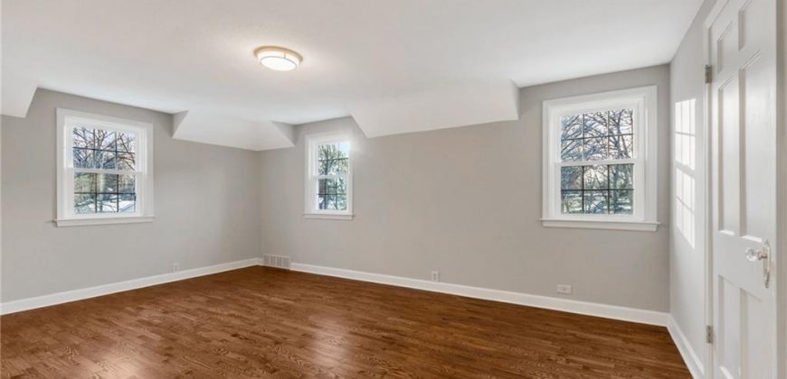 Homes for Sale in Kansas City, MO 64118 | 900 NE Barnes Avenue